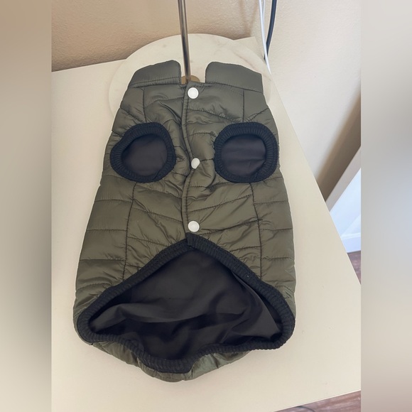 New dark green puffer vest for small dogs - Picture 3 of 5